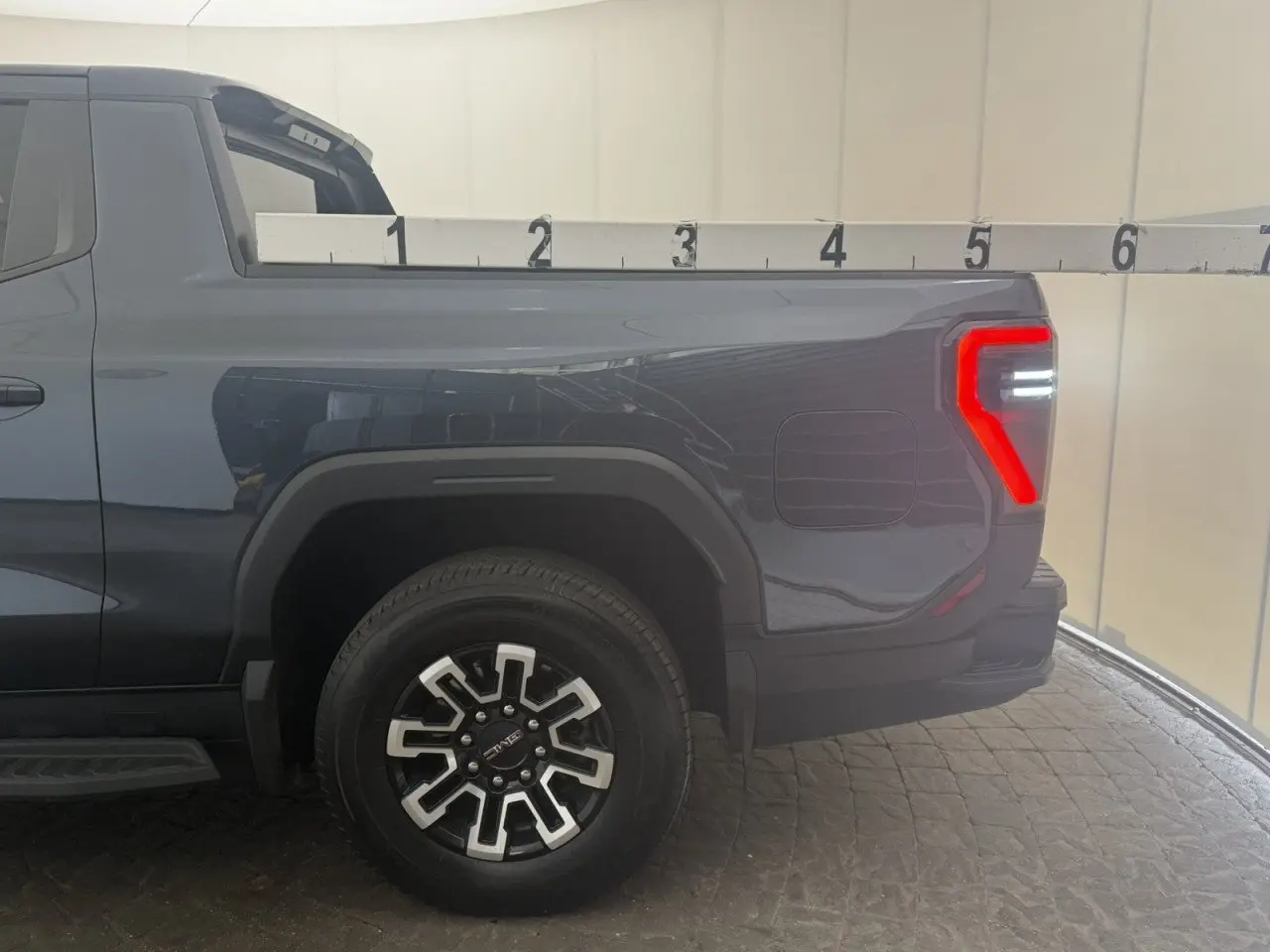 2026 GMC Sierra Elevation e4WD Crew Cab Extended Range photo 5