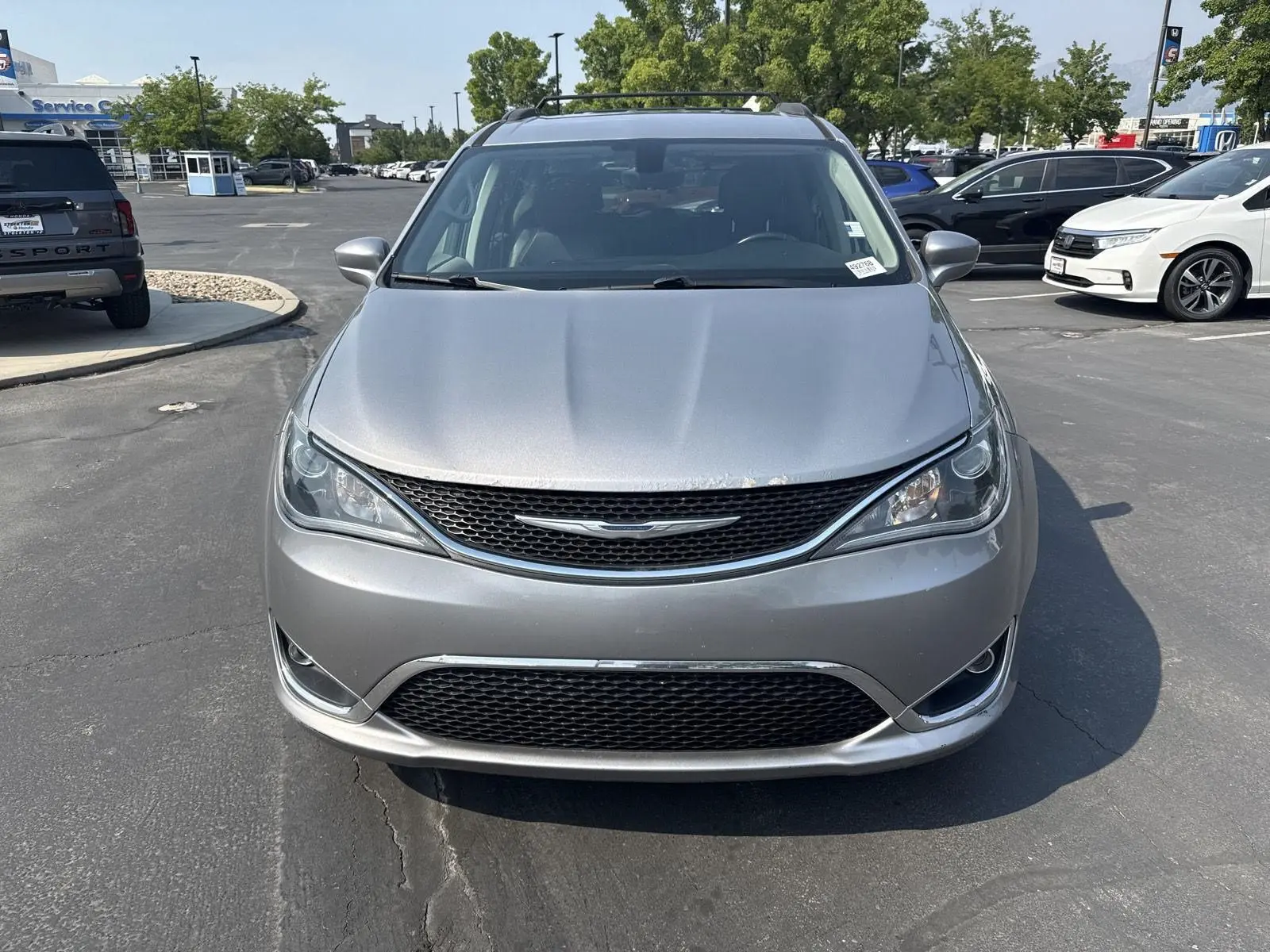2017 Chrysler Pacifica Touring-L photo 4