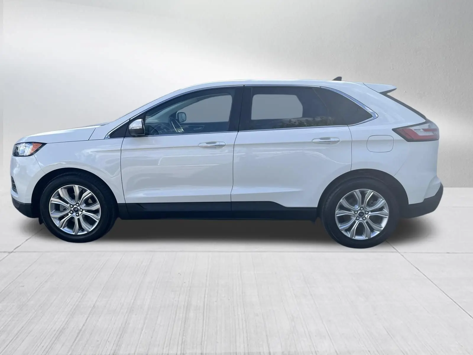 2020 Ford Edge Titanium photo 4
