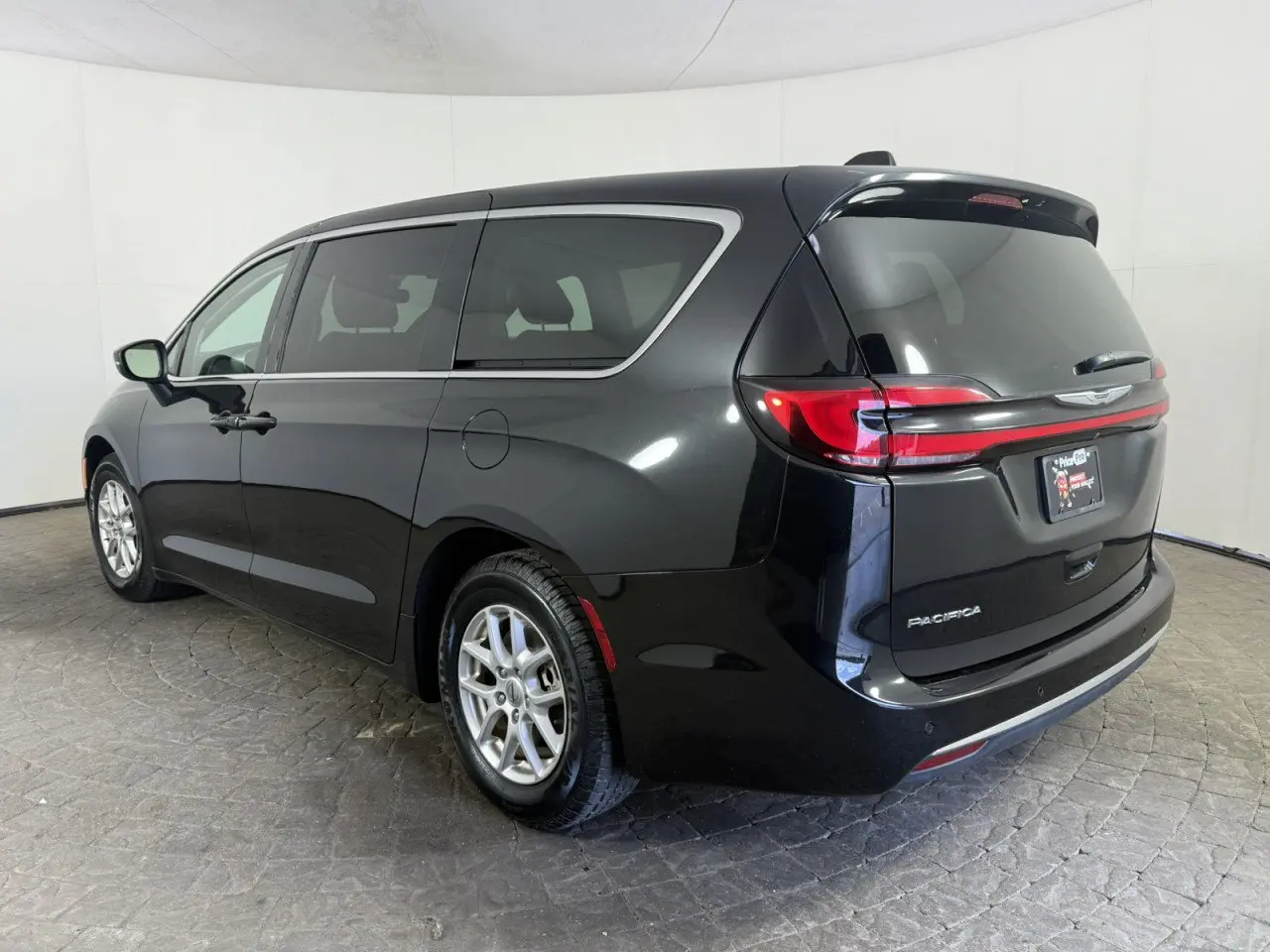 2023 Chrysler Pacifica Touring L photo 5