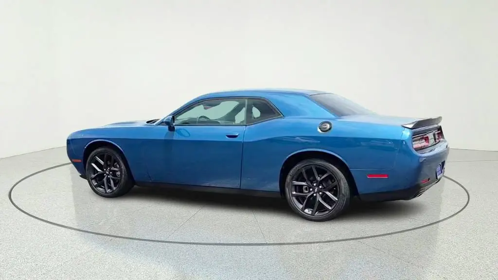 2023 Dodge Challenger SXT Auto photo 5
