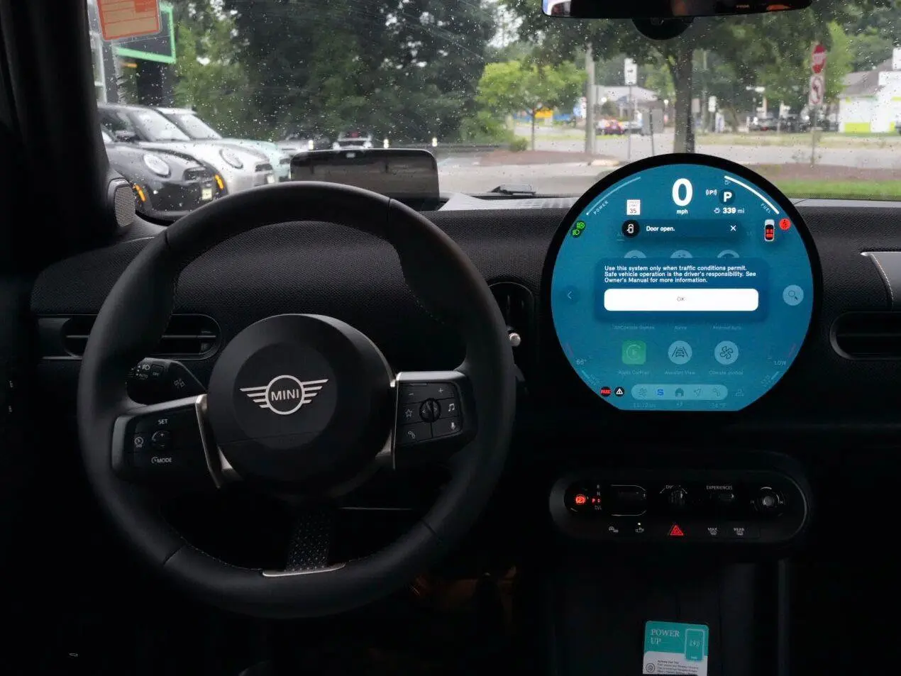2026 MINI Hardtop undefined photo 3