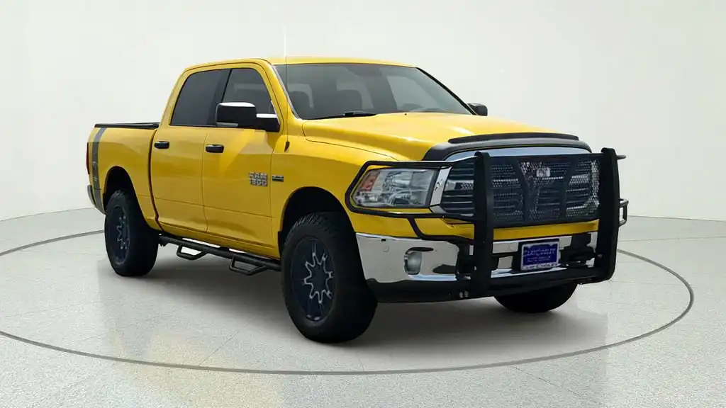 2016 RAM 1500 Lone Star 4x4 Crew Cab 5'7's photo