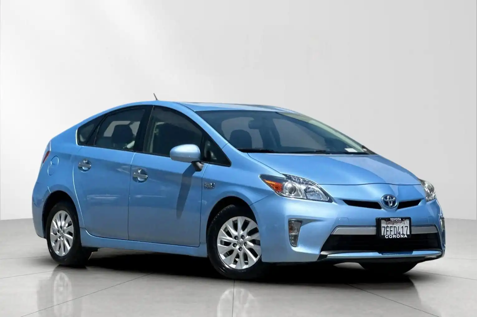 2014 Toyota Prius Base's photo