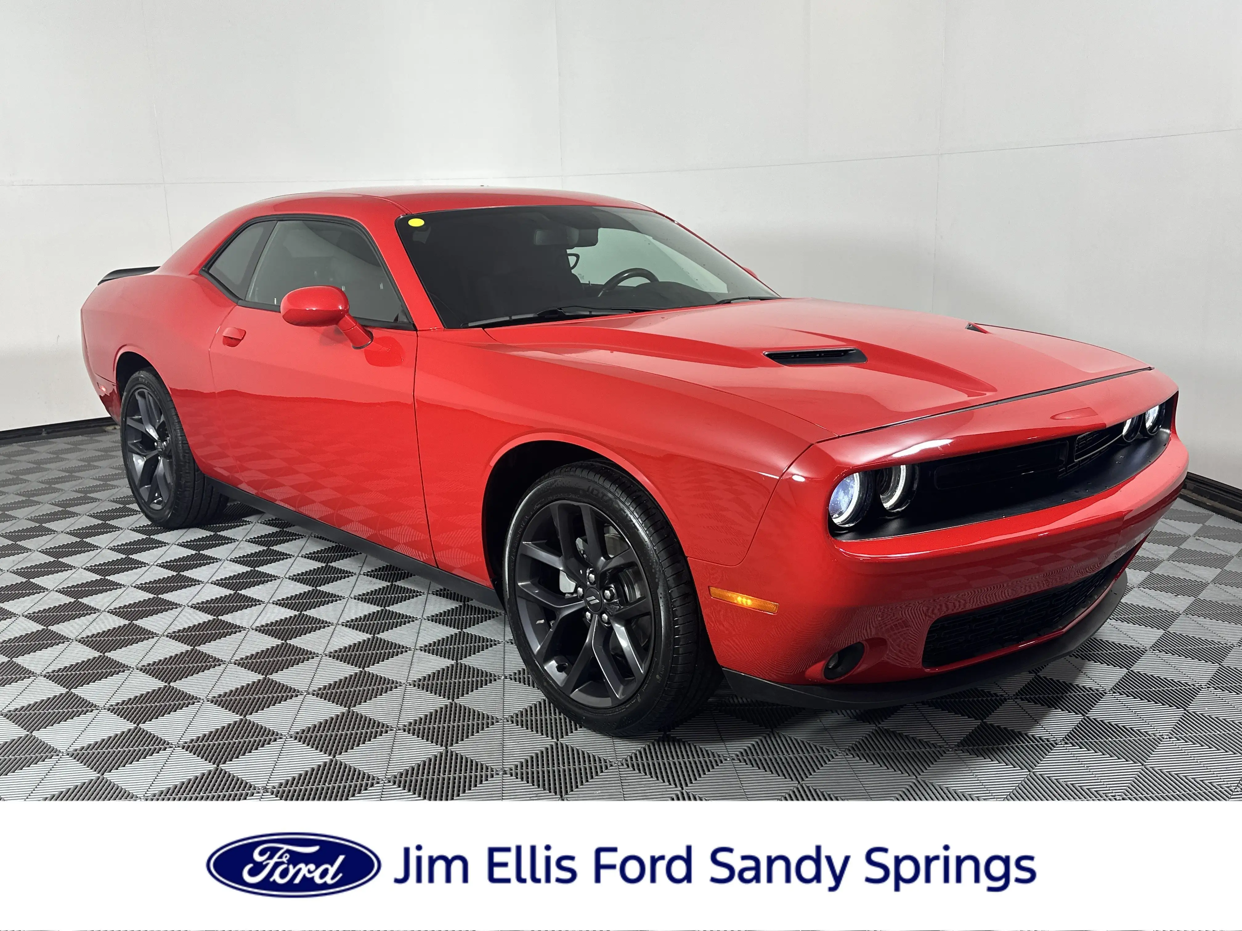 2021 Dodge Challenger SXT Auto's photo