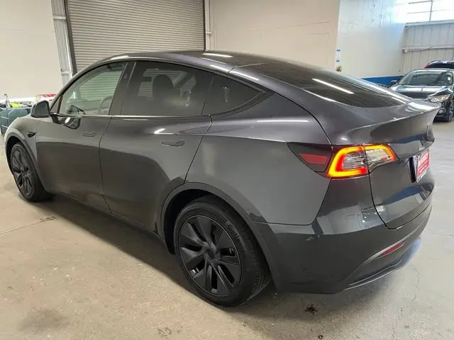 2024 Tesla Model Y Long Range Rear Wheel Drive photo 5