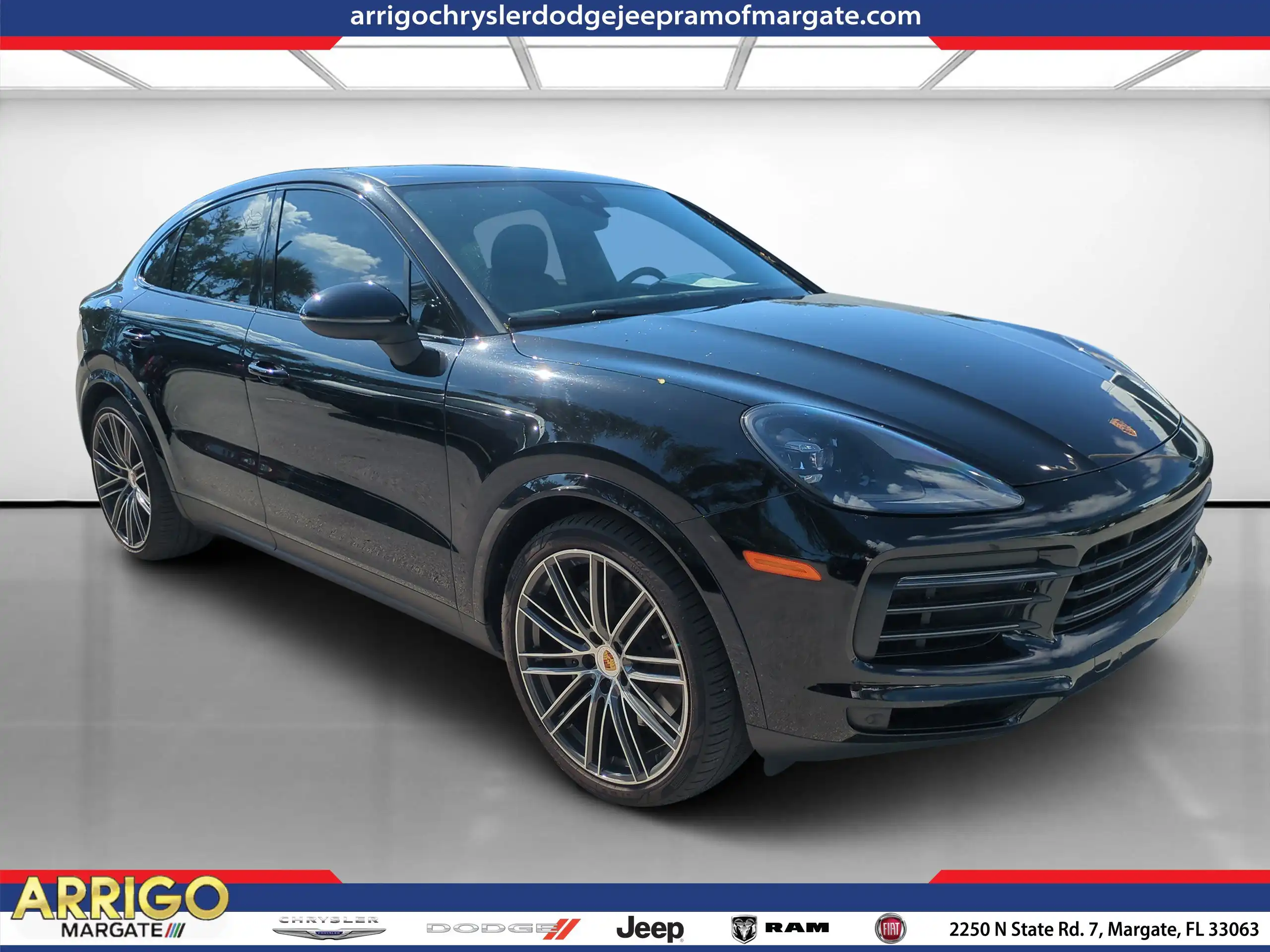2023 Porsche Cayenne S's photo