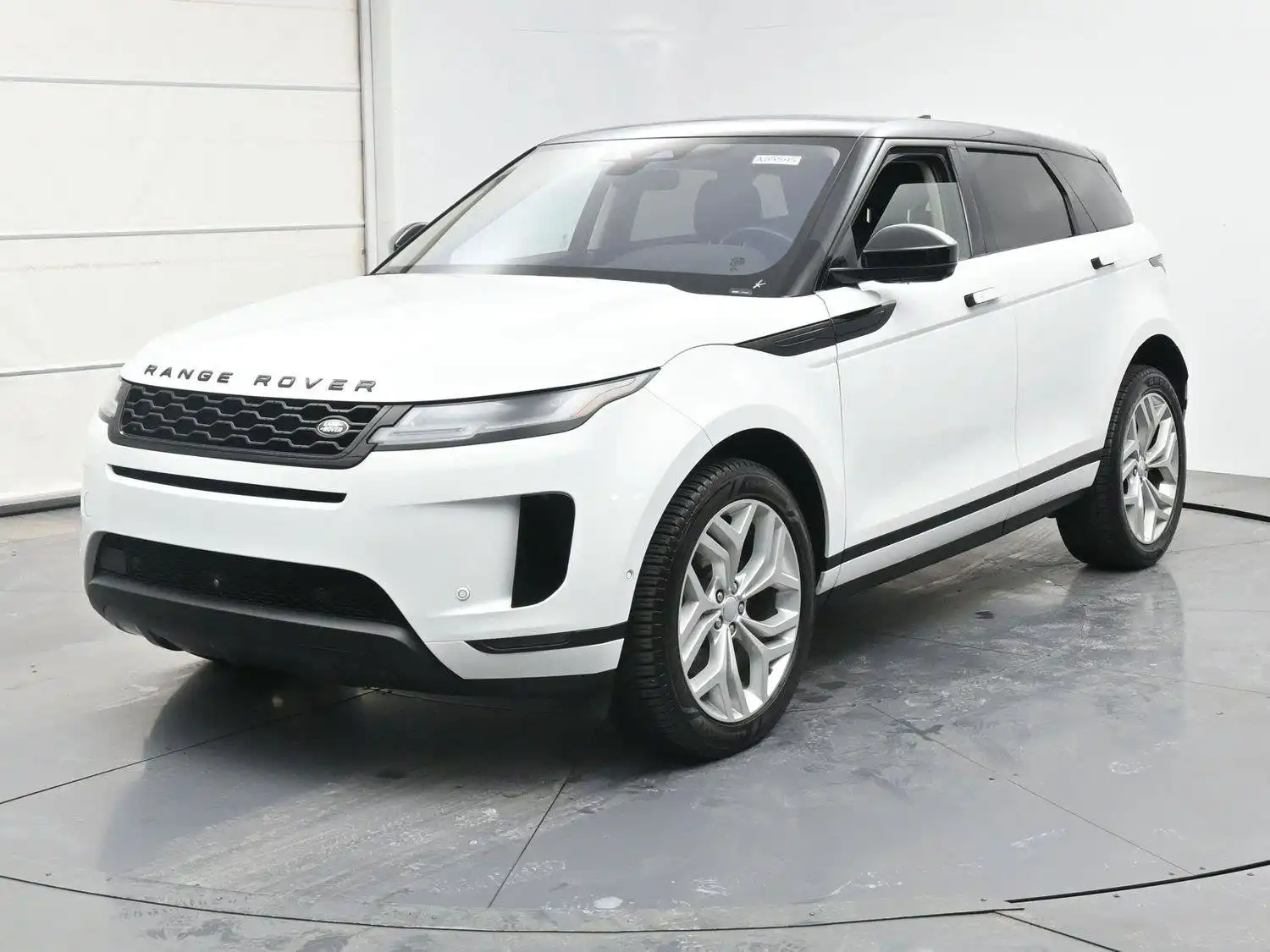 2021 Land Rover Range Rover Evoque SE's photo