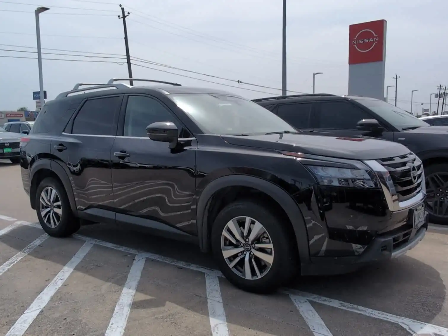 2025 Nissan Pathfinder SL 2WD's photo