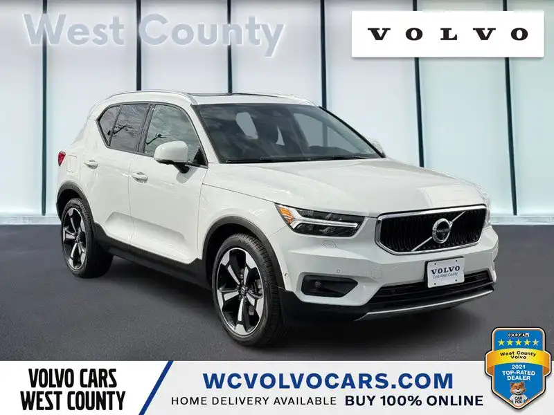 2019 Volvo XC40 T5 Momentum AWD's photo