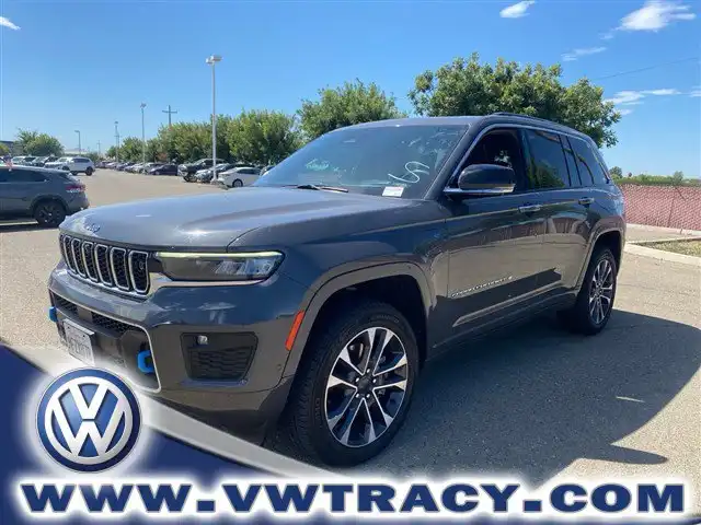 2023 Jeep Grand Cherokee Overland 4xe 4x4's photo