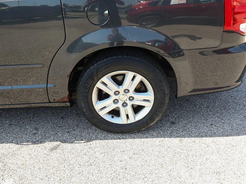 2012 Dodge Grand Caravan Crew photo 3