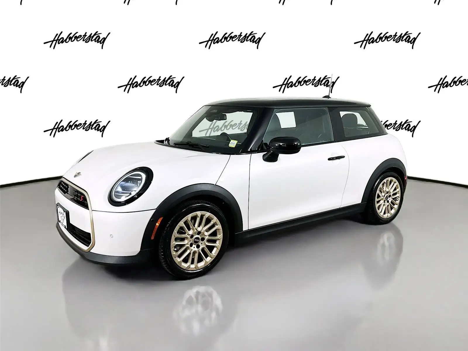 2025 MINI Hardtop Cooper S Signature's photo
