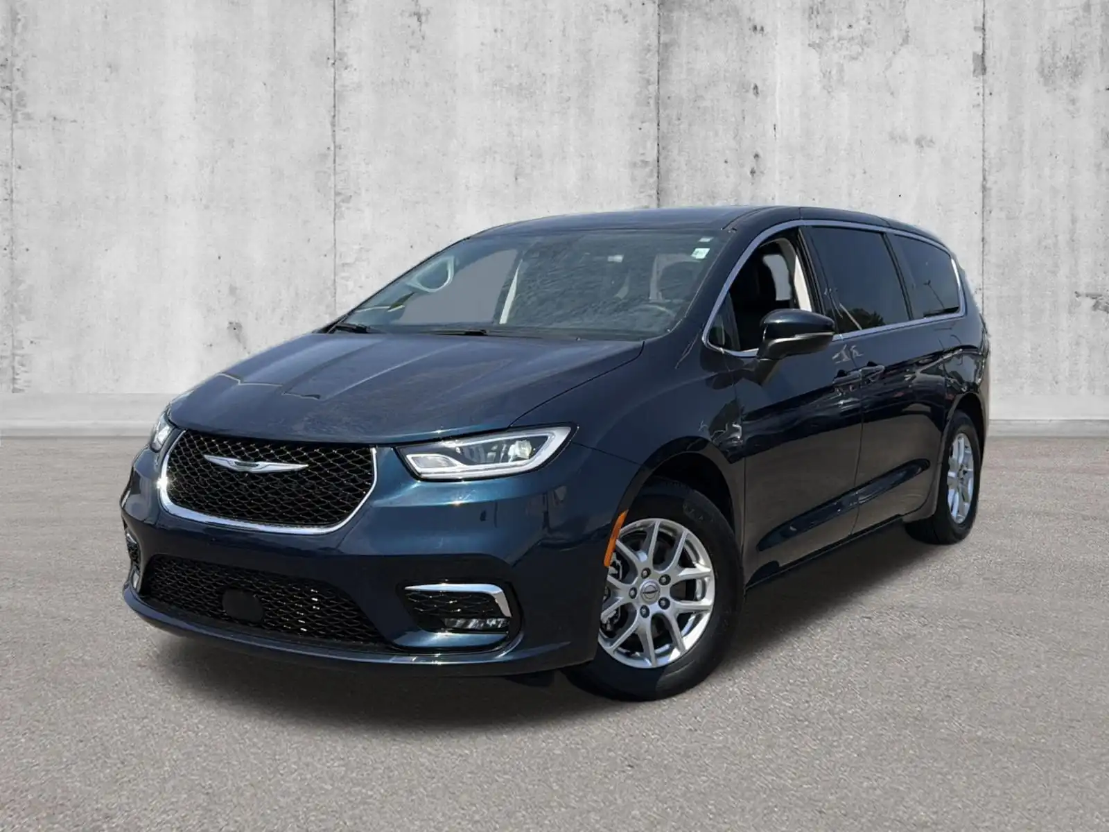 2023 Chrysler Pacifica Touring L's photo