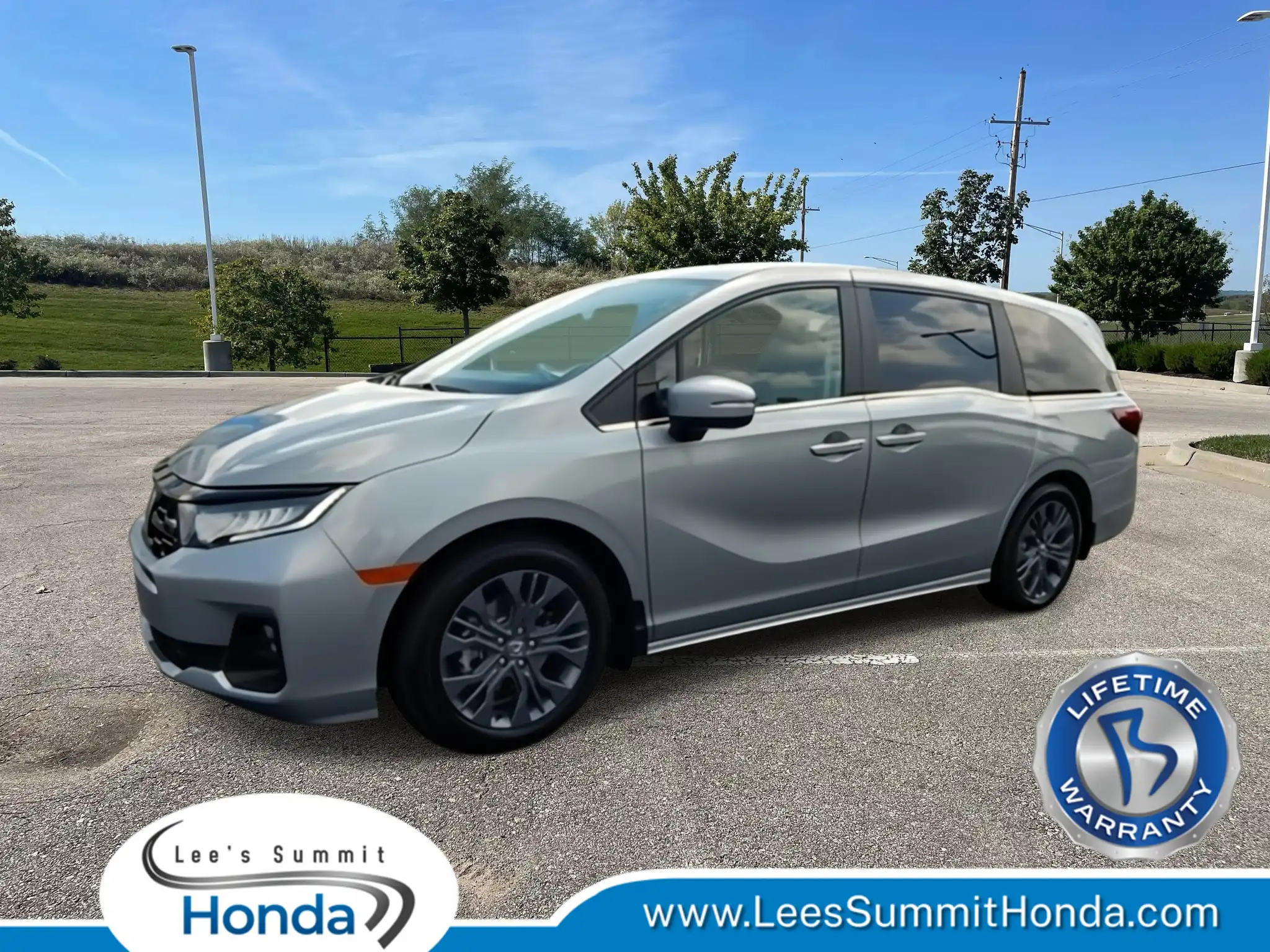 2026 Honda Odyssey Touring's photo