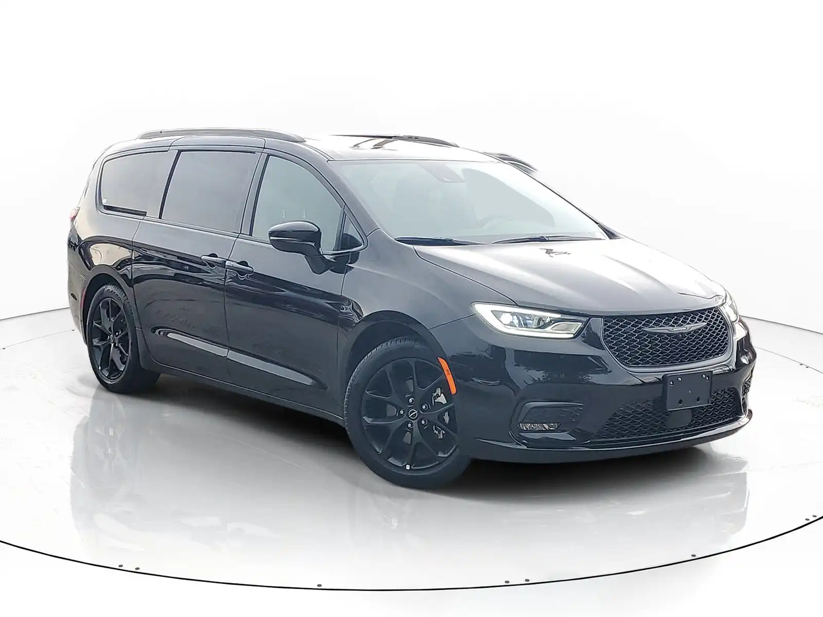 2026 Chrysler Pacifica Limited's photo