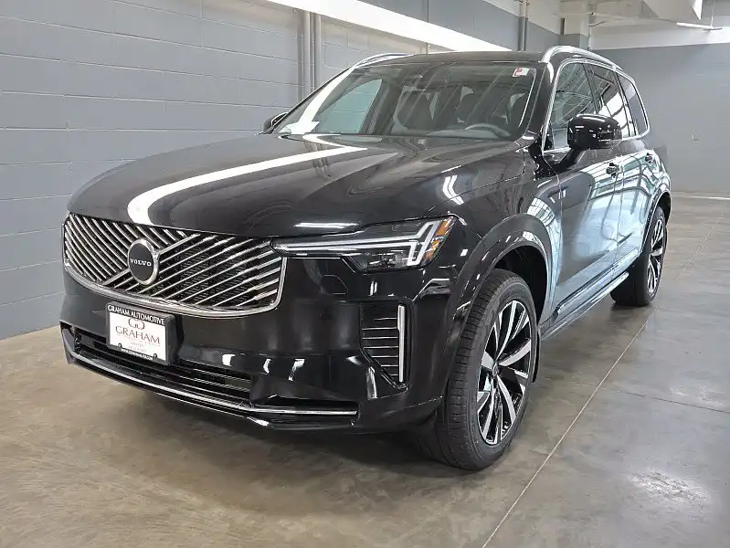 2026 Volvo XC90 B5 Core Bright AWD's photo