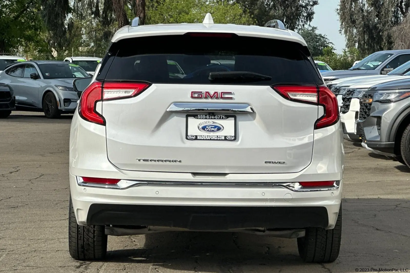 2022 GMC Terrain Denali AWD photo 5