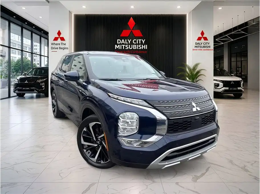 2024 Mitsubishi Outlander SE 2WD's photo