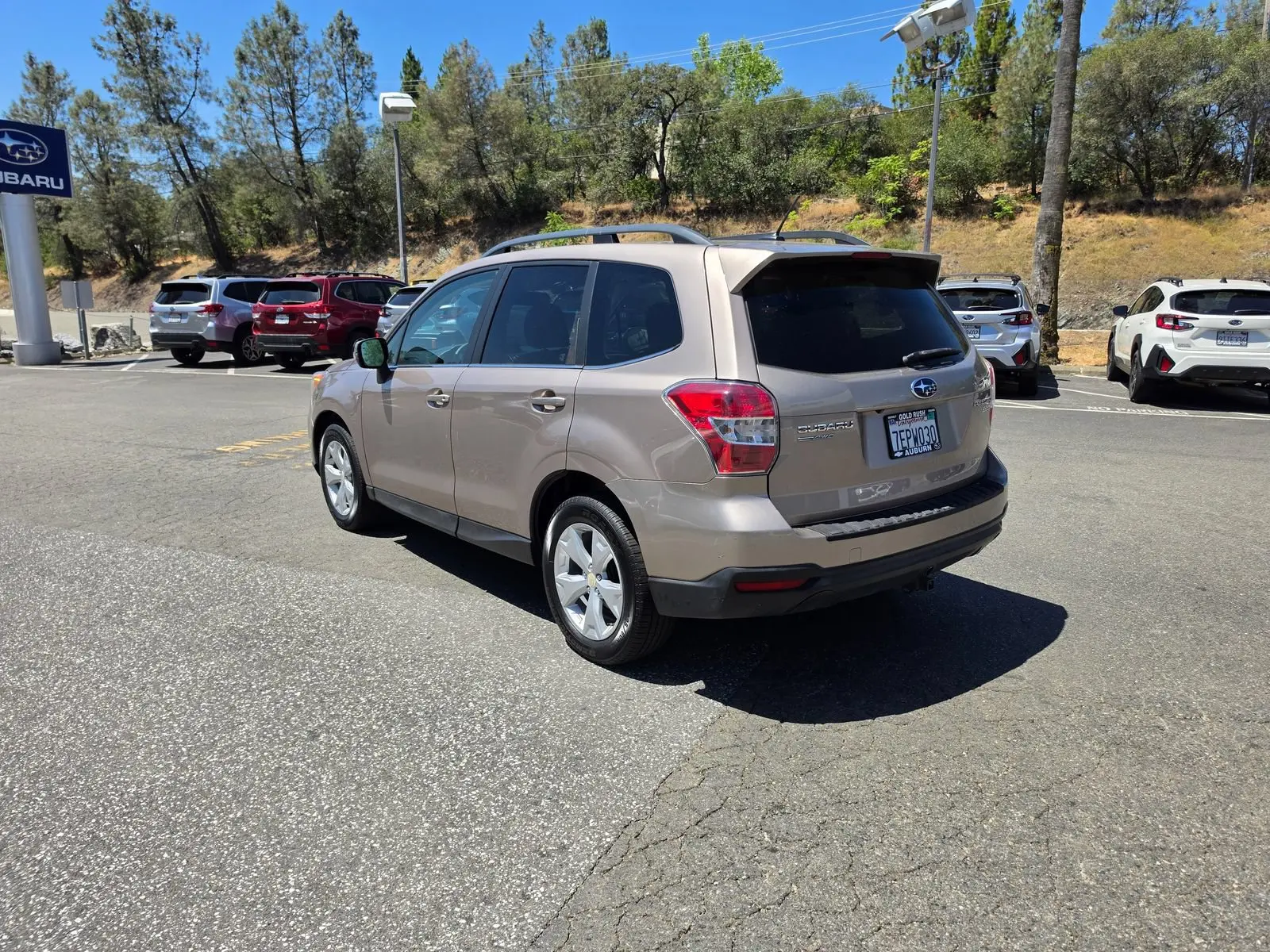 2014 Subaru Forester 2.5i Touring AT PZEV photo 5