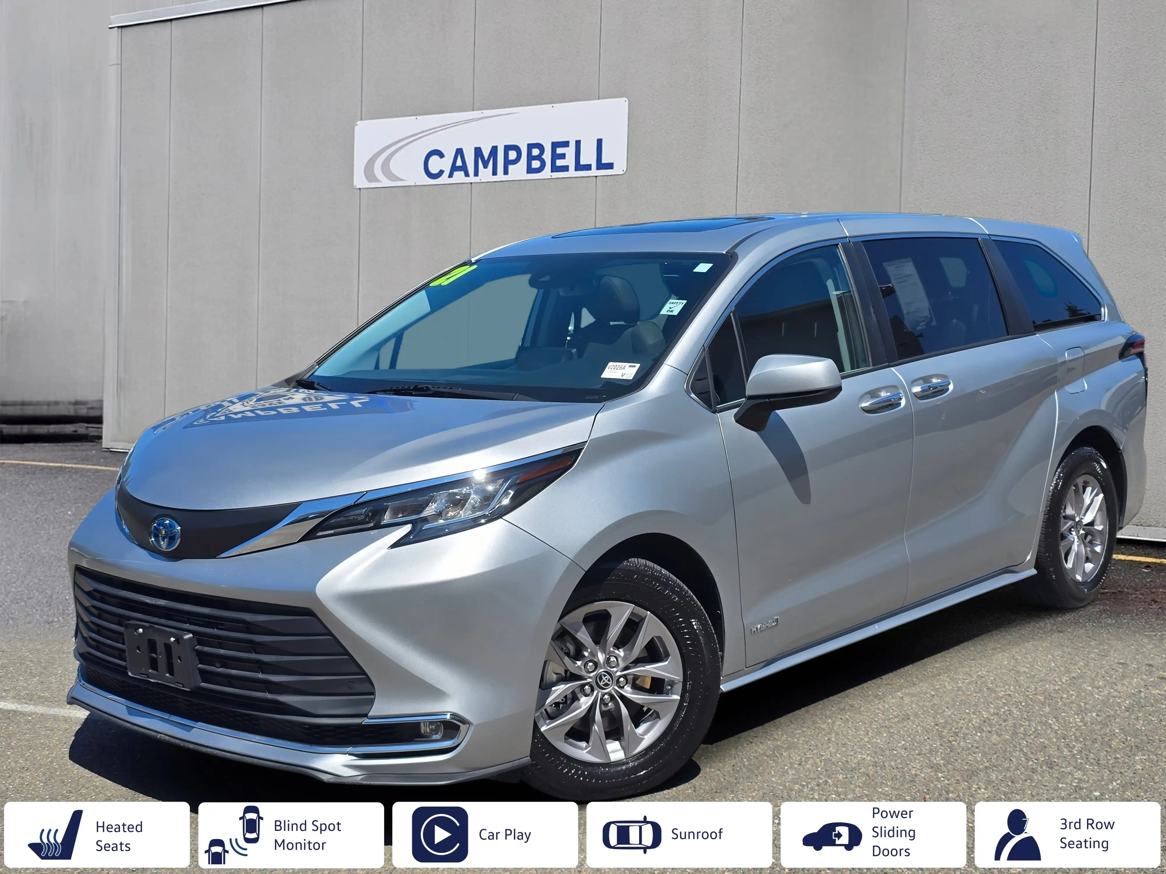 2021 Toyota Sienna XLE 7-Passenger Hybrid FWD's photo