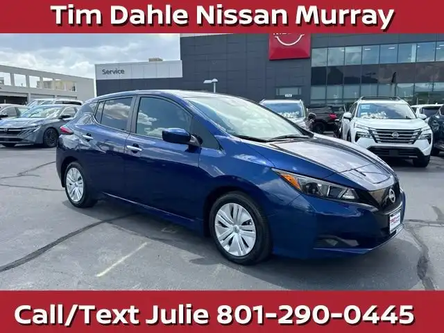 2025 Nissan Leaf S's photo