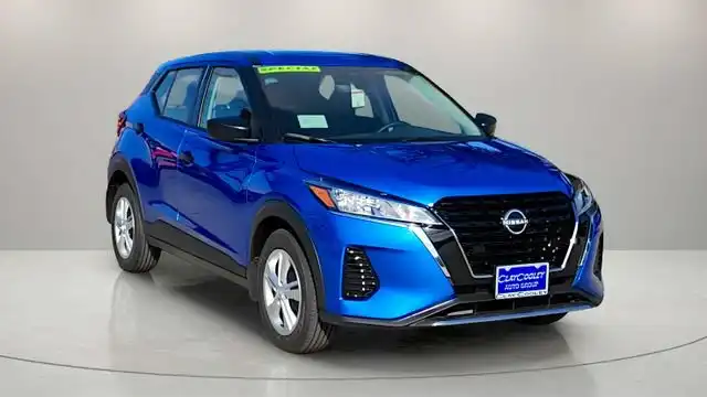 2025 Nissan Kicks Play 1.6 FWD's photo