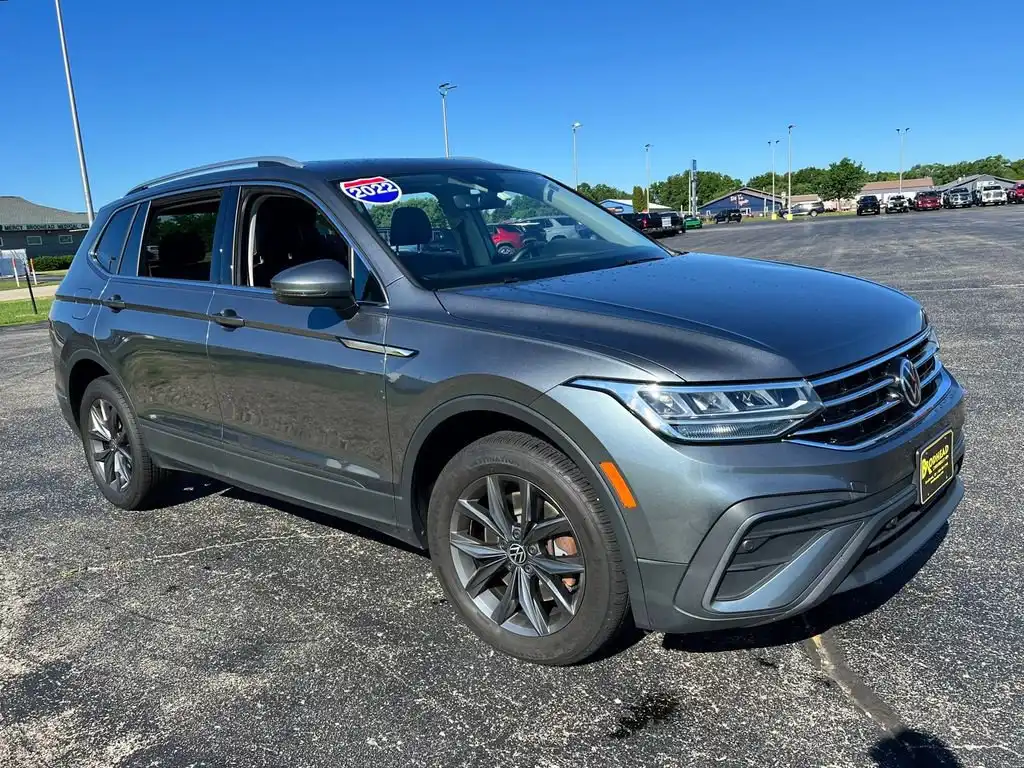 2022 Volkswagen Tiguan 2.0T SE 4Motion's photo
