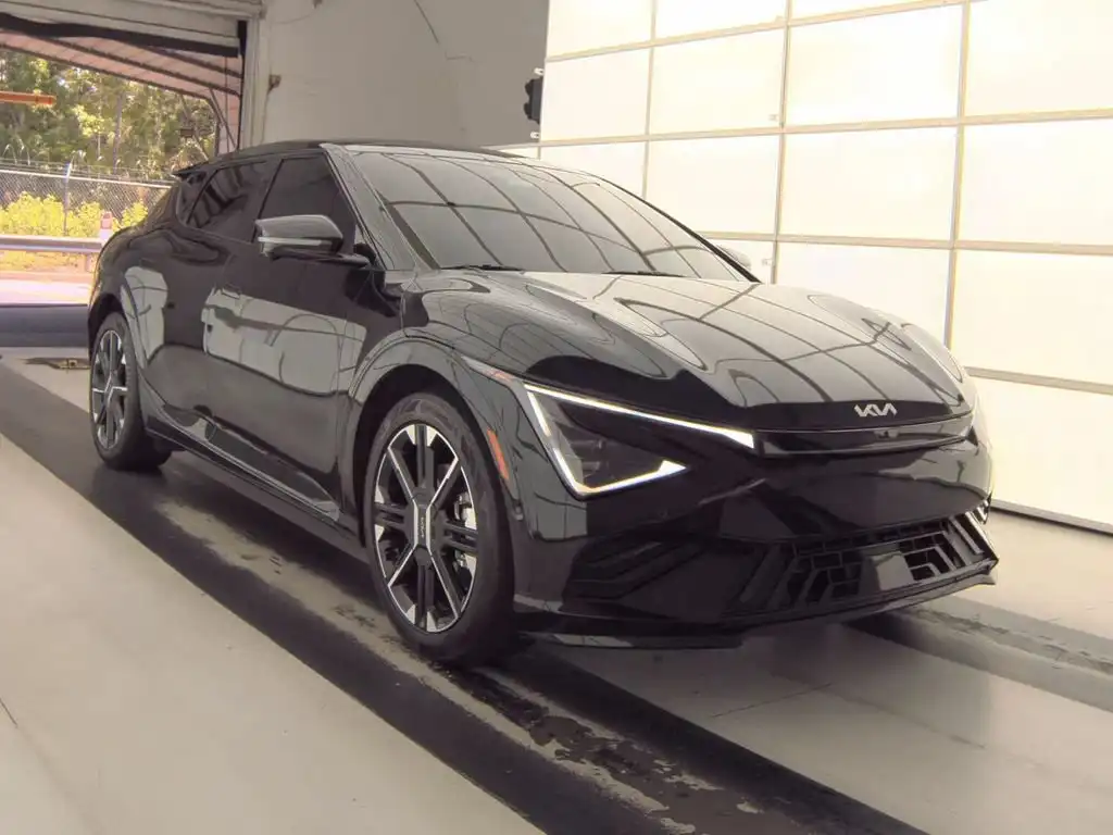 2025 Kia EV6 GT-Line AWD's photo