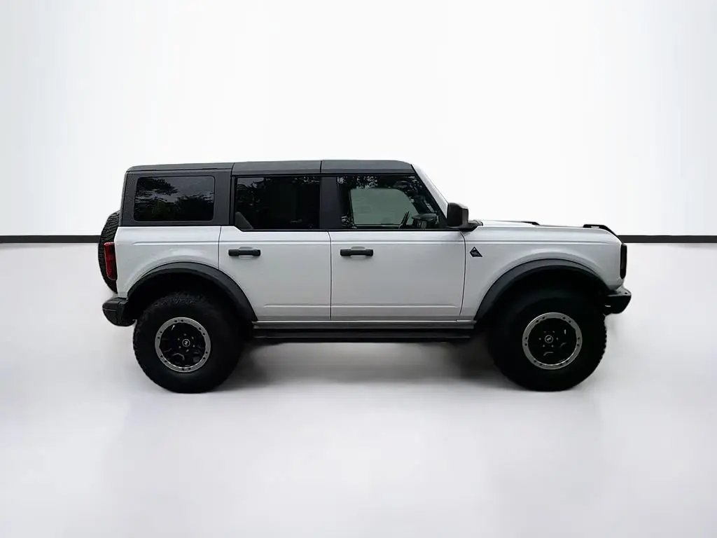 2023 Ford Bronco Black Diamond Advanced (322A) 4x4 photo 4