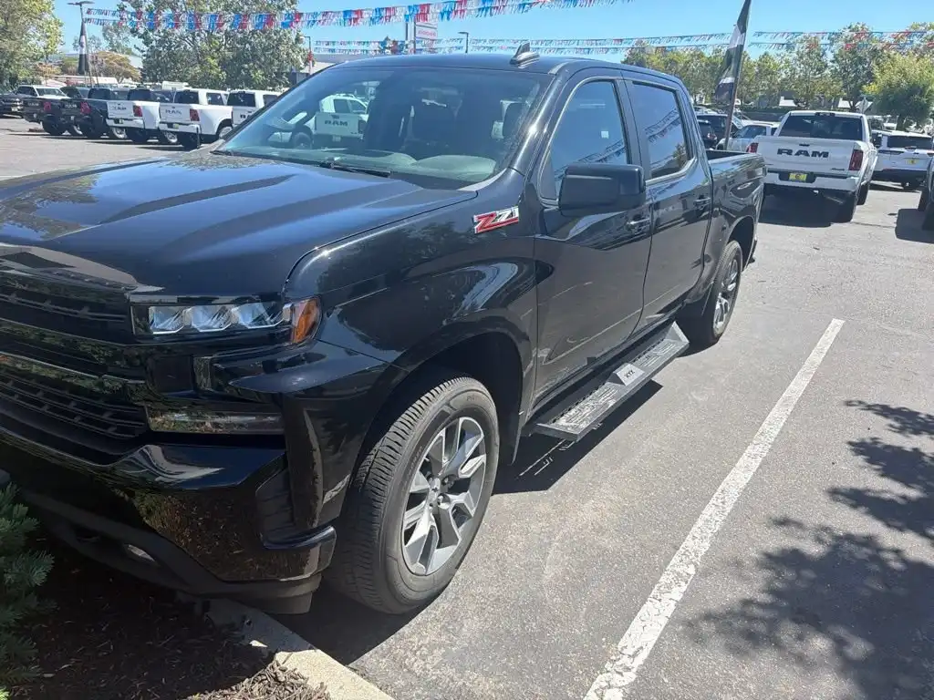 2022 Chevrolet Silverado 1500 RST 4X4 Crew Cab Short Box's photo
