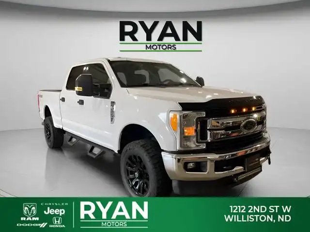 2017 Ford F-250 XLT 4x4 Crew Cab 160 in's photo