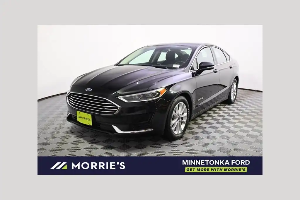 2019 Ford Fusion SEL's photo