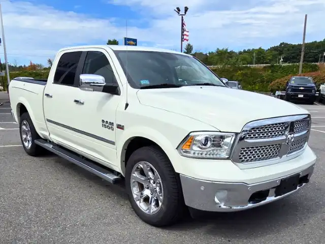 2016 RAM 1500 Laramie 4WD Crew Cab 6'4's photo