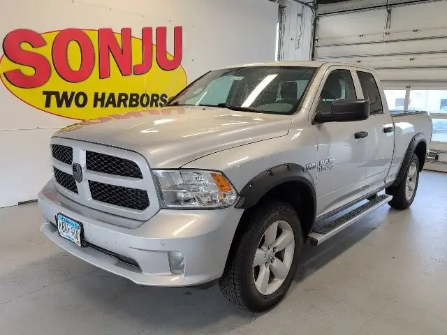 2015 RAM 1500 Express 4x4 Quad Cab photo 1