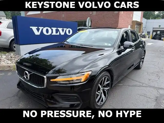 2019 Volvo S60 T5 Momentum's photo