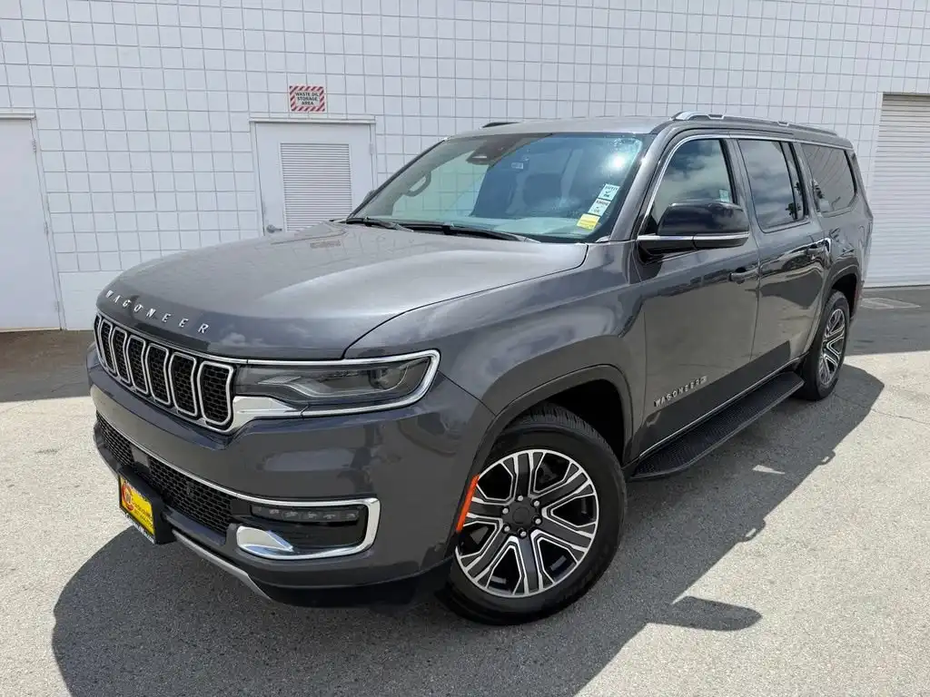 2024 Jeep Wagoneer L's photo