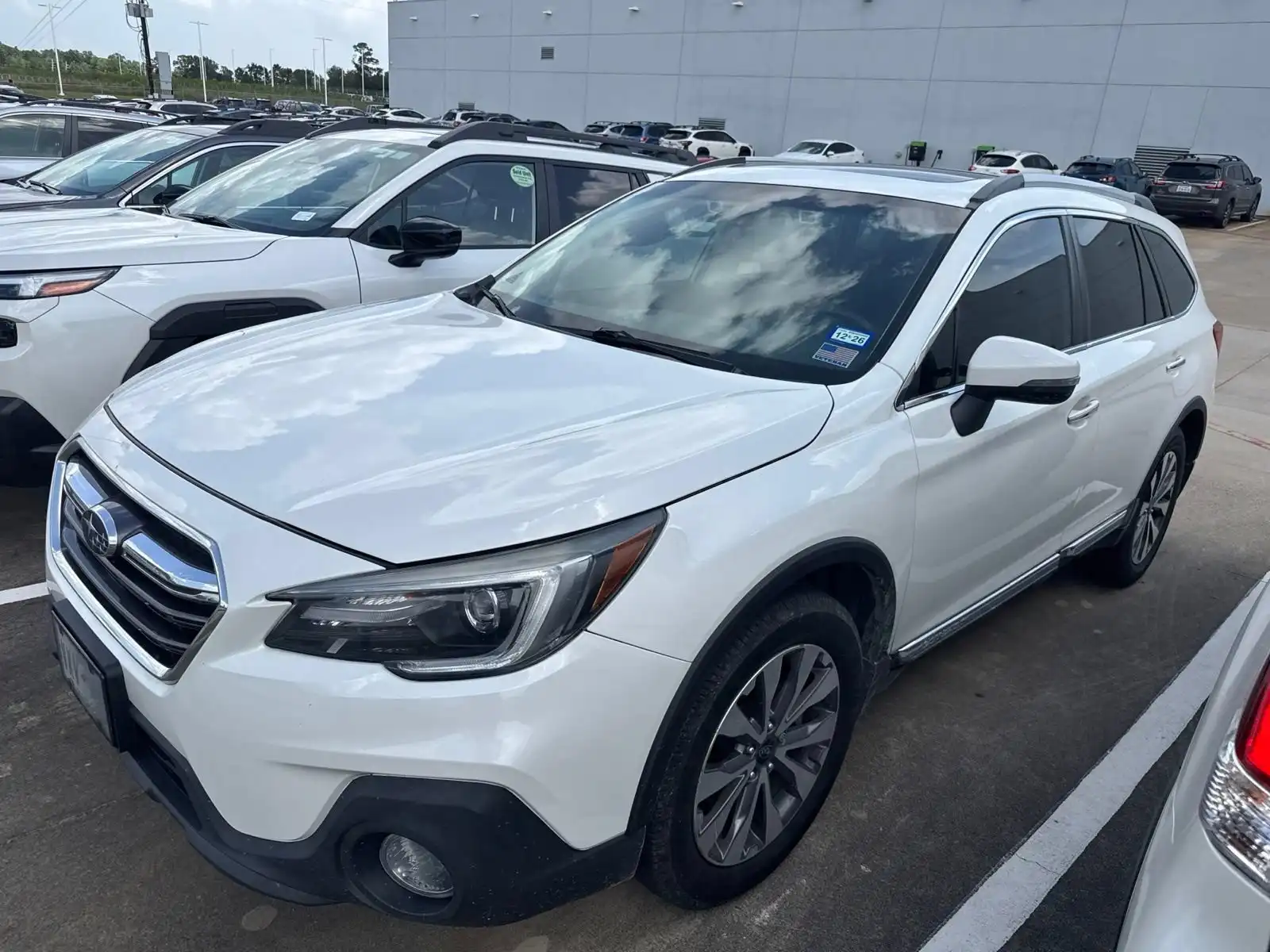 2019 Subaru Outback 2.5i Touring's photo