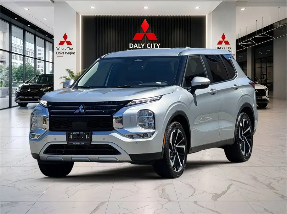 2024 Mitsubishi Outlander SE S-AWC's photo