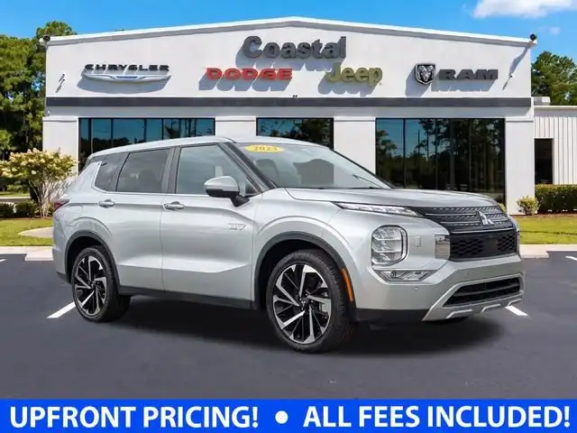 2023 Mitsubishi Outlander Plug-in Hybrid SE S-AWC's photo