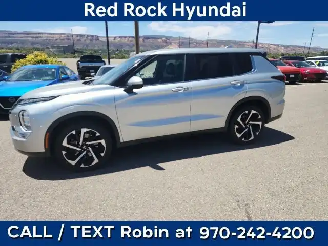 2024 Mitsubishi Outlander SE S-AWC's photo