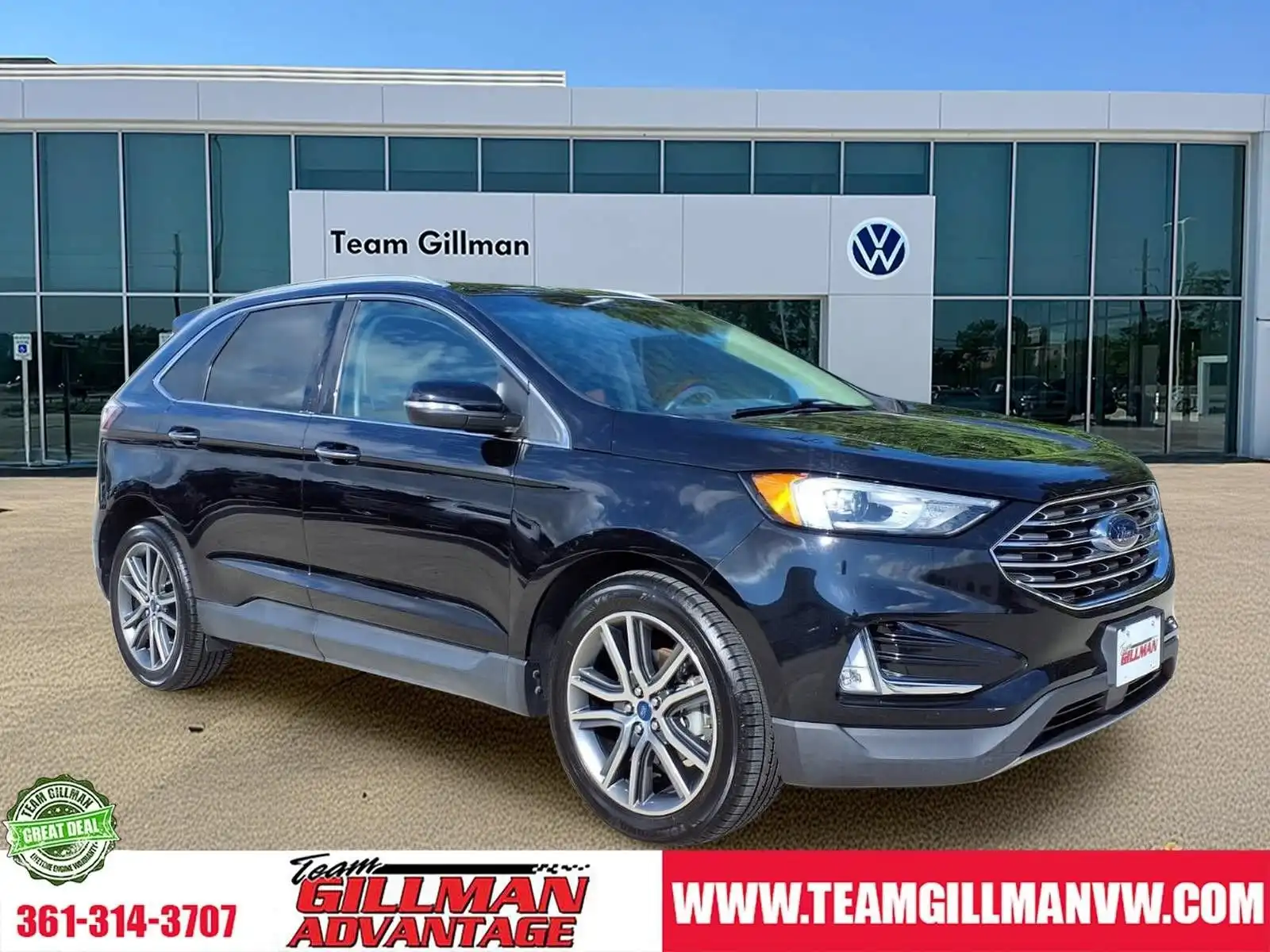 2019 Ford Edge Titanium's photo