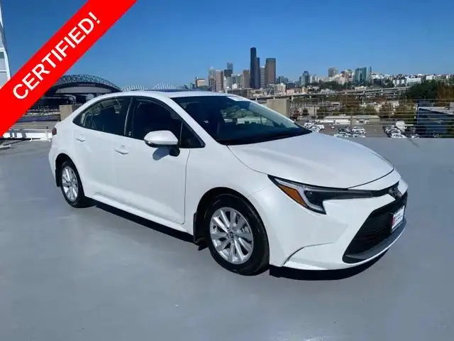2026 Toyota Corolla XLE Hybrid CVT's photo
