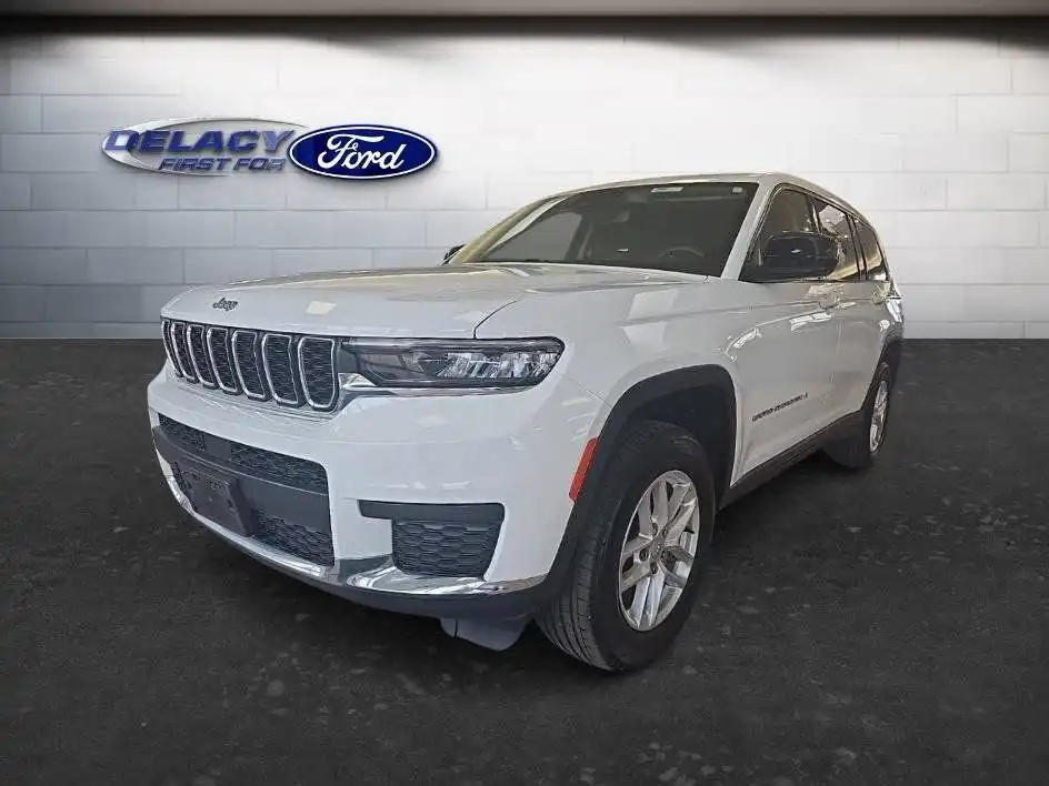 2023 Jeep Grand Cherokee L Laredo 4x4's photo