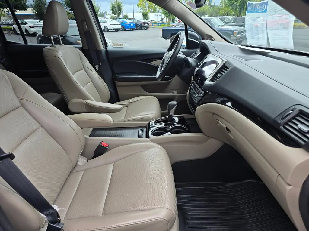2019 Honda Ridgeline RTL AWD E photo 5