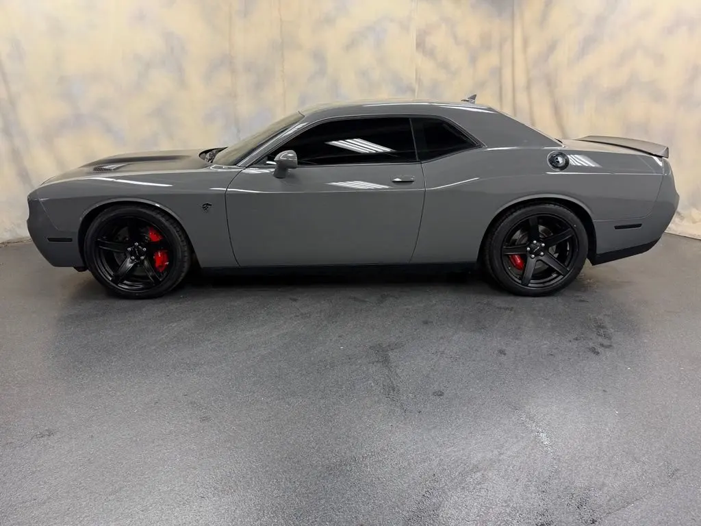 2017 Dodge Challenger SRT Hellcat photo 3