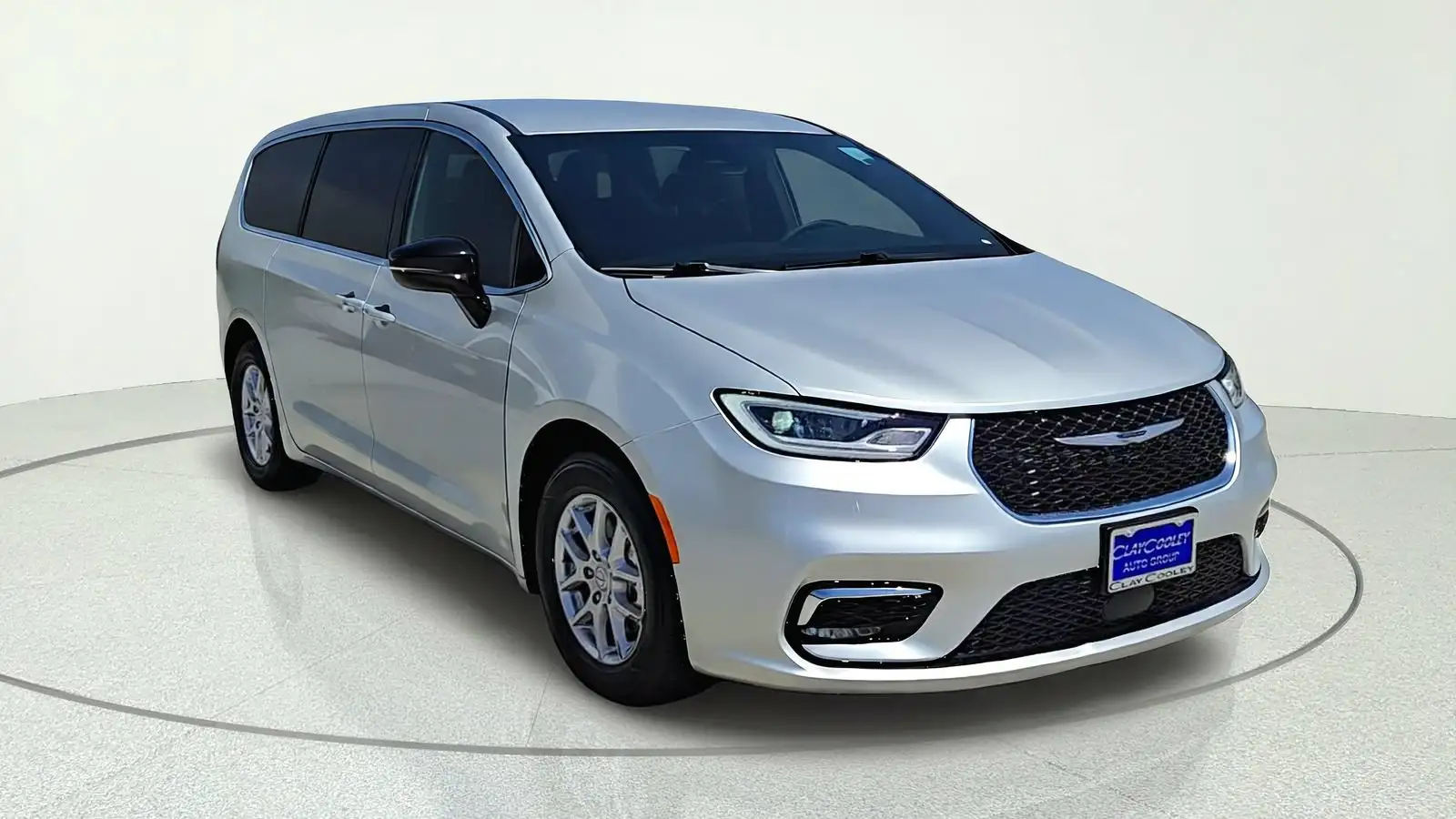 2026 Chrysler Pacifica Select's photo