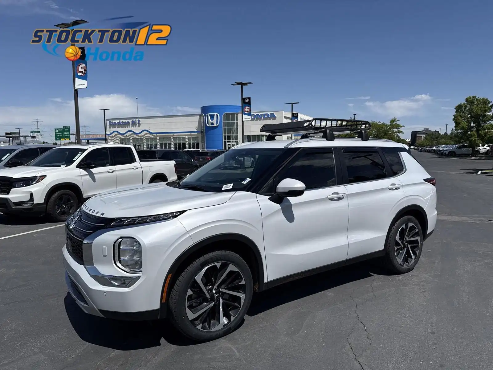 2024 Mitsubishi Outlander SE S-AWC's photo