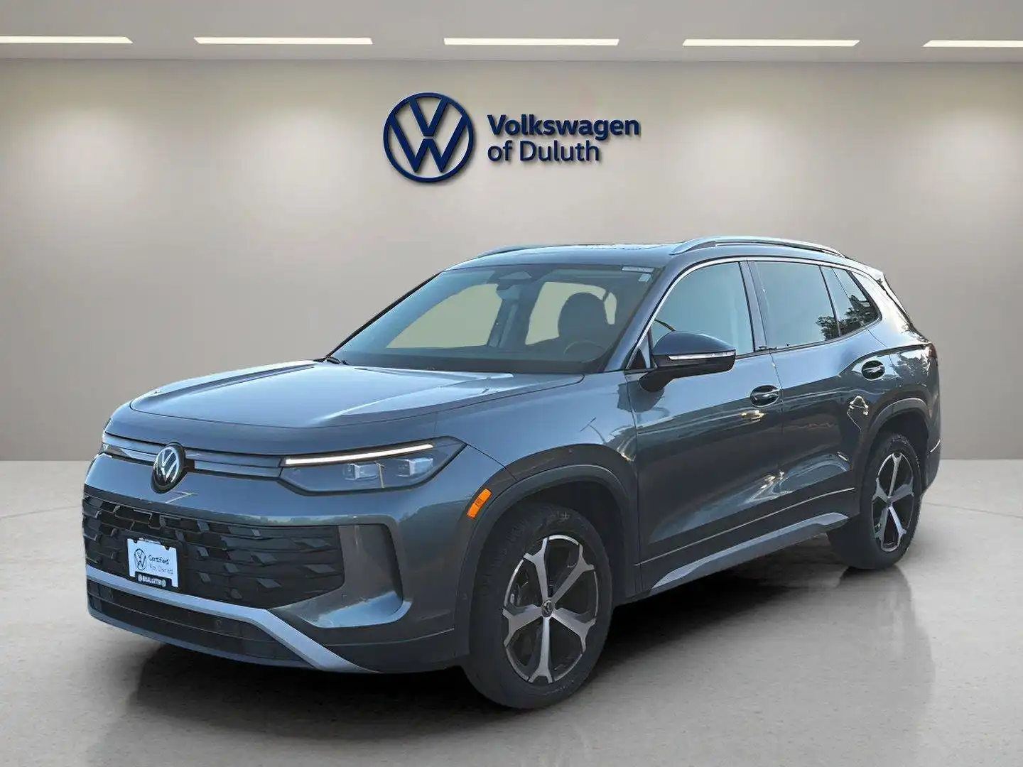2026 Volkswagen Tiguan 2.0T SE 4Motion's photo