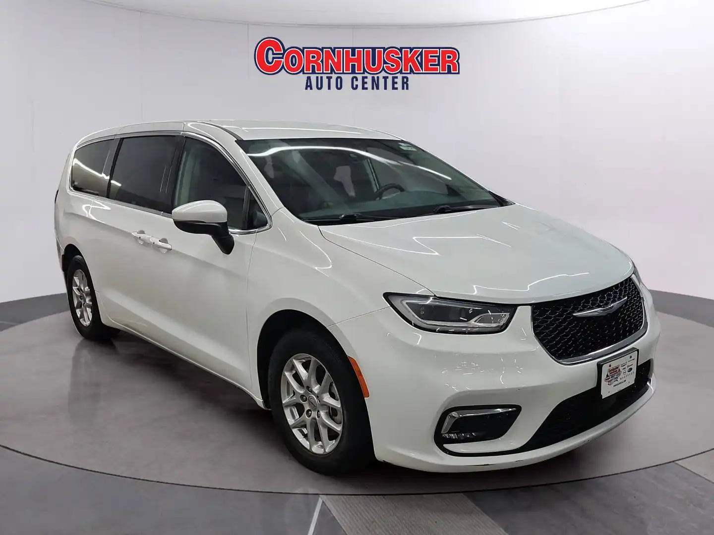 2023 Chrysler Pacifica Touring L's photo